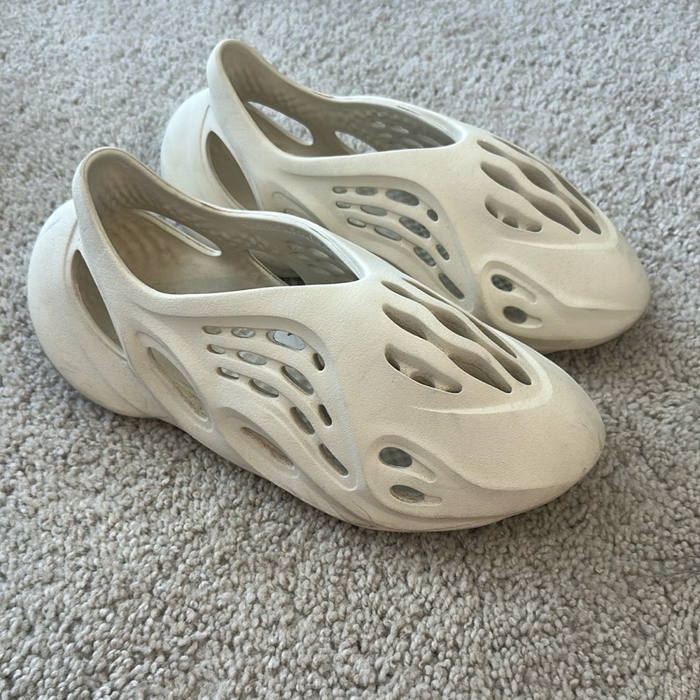 Yeezy Foam Runner Sand Clogs